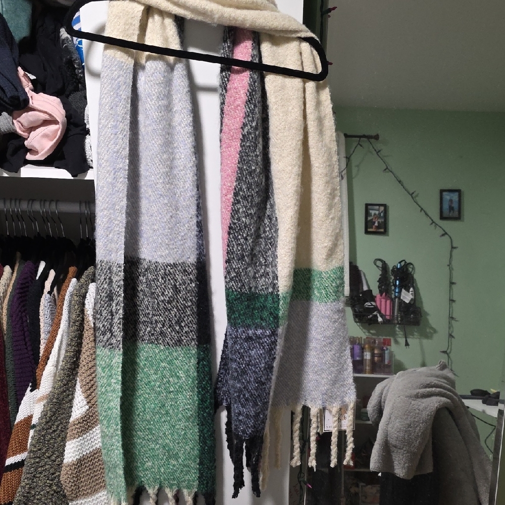 Shiraleah Soft Multicolor Scarf